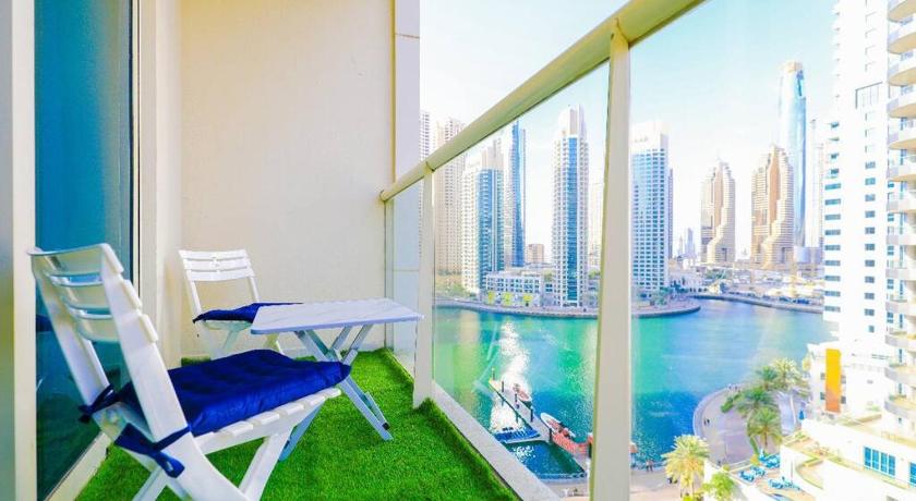Elegant Marina View Studio King Bed - image 7