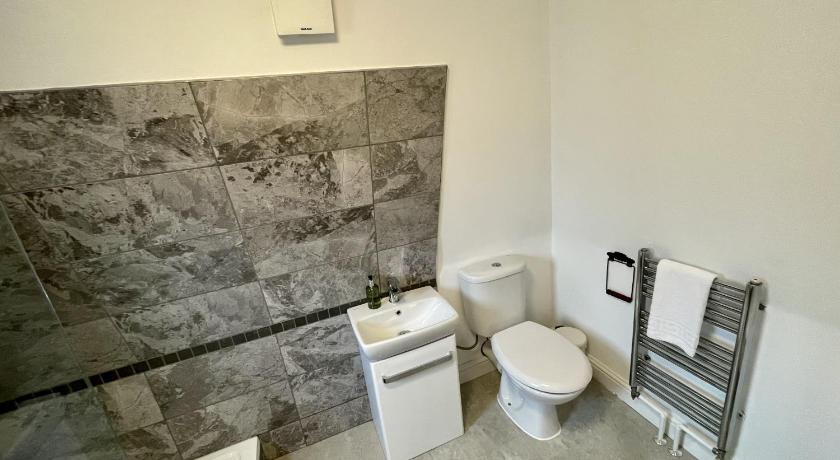 Cosy Oasis in the Heart of Clifton Village - image 17