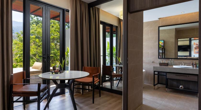 Image of Suite with Private Pool 8