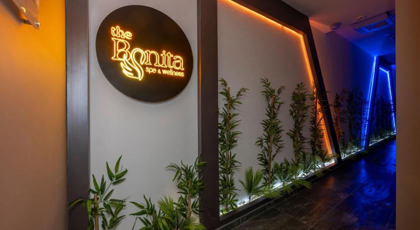 The Nirvanas Hotel - image 10