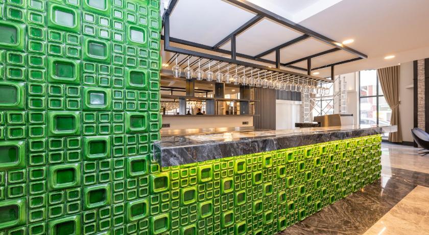 The Nirvanas Hotel - image 6