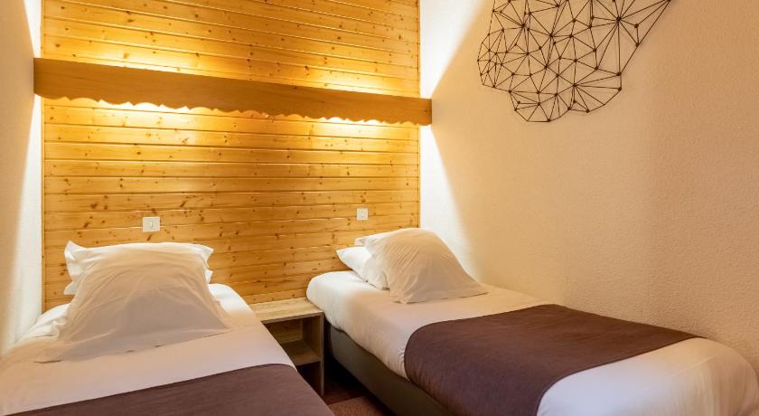 Image of Family Suite (4 Adults) 9