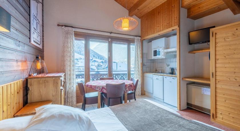 Image of Family Suite (4 Adults) 5