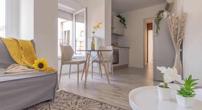 One Flat/studio,Busto Arsizio[Center,with terrace]