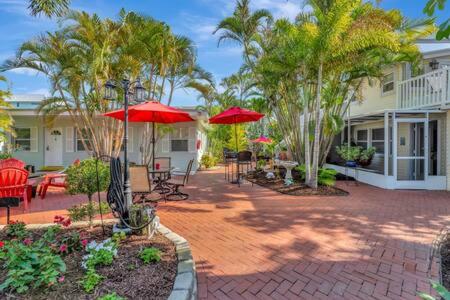 안나 마리아 (FL) Beachy Keen! 1 bed 1 bath ground floor steps to beach 4성급 숙소 부대시설