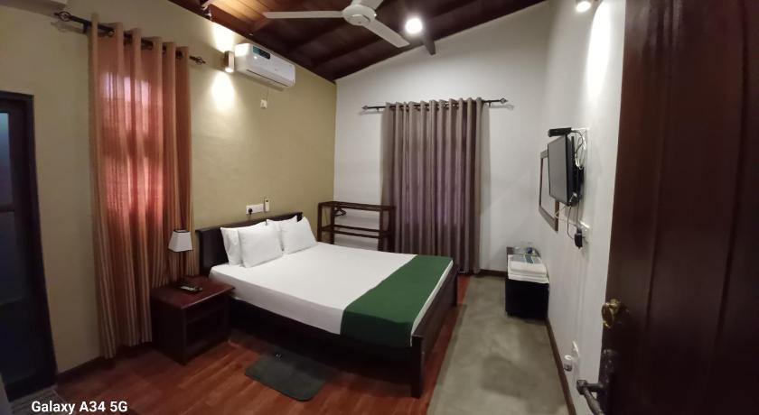 Forest Edge Villa - image 18