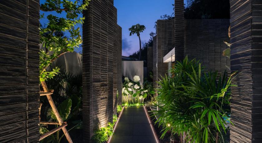 パタヤ Rhy.a Private Pool Villa 4つ星 ホテル 外観