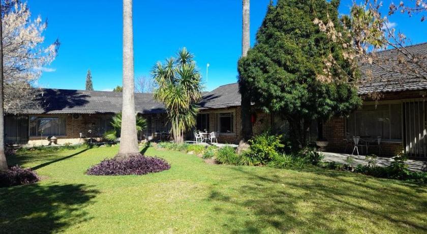 Palms Lodge
