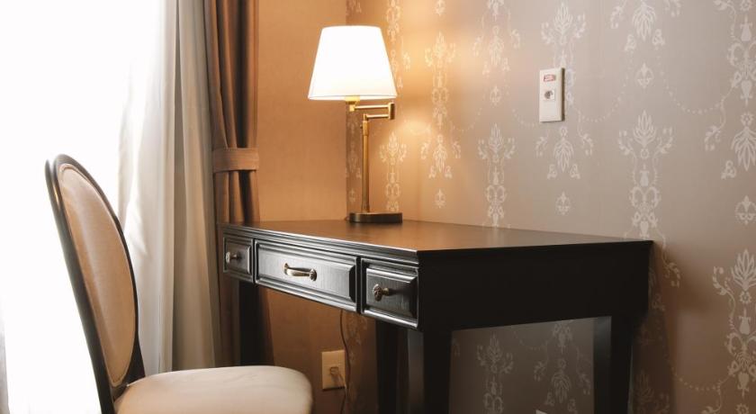 Image of Suite with Hot Tub 4