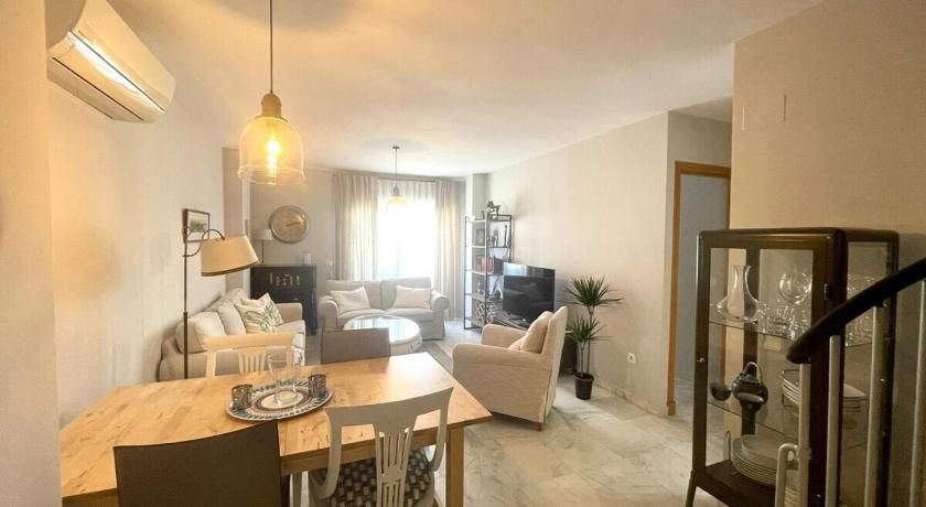 Calu Homes Duplex cerca playa de Huelin - image 11