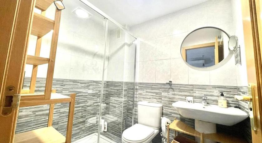 Calu Homes Duplex cerca playa de Huelin - image 16