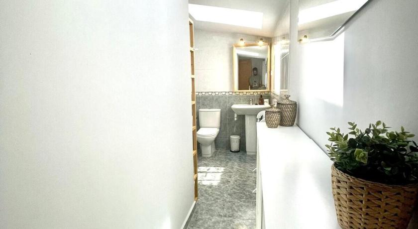 Calu Homes Duplex cerca playa de Huelin - image 6