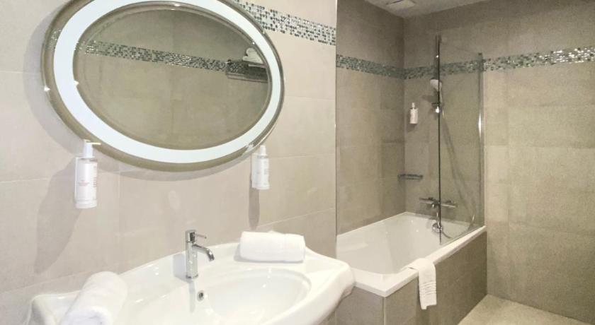 Image of Superior Double or Twin Room with Sea View 6