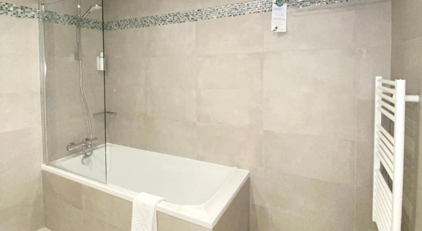 Image of Superior Double or Twin Room with Sea View 8