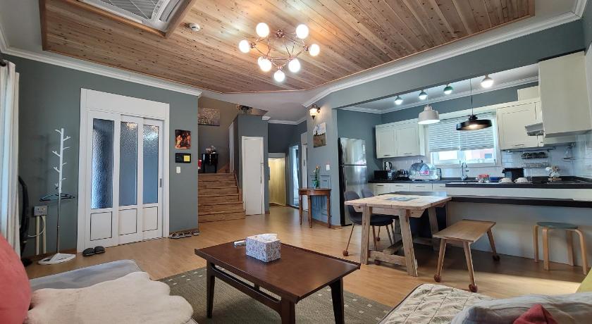 Image of Standard home 0