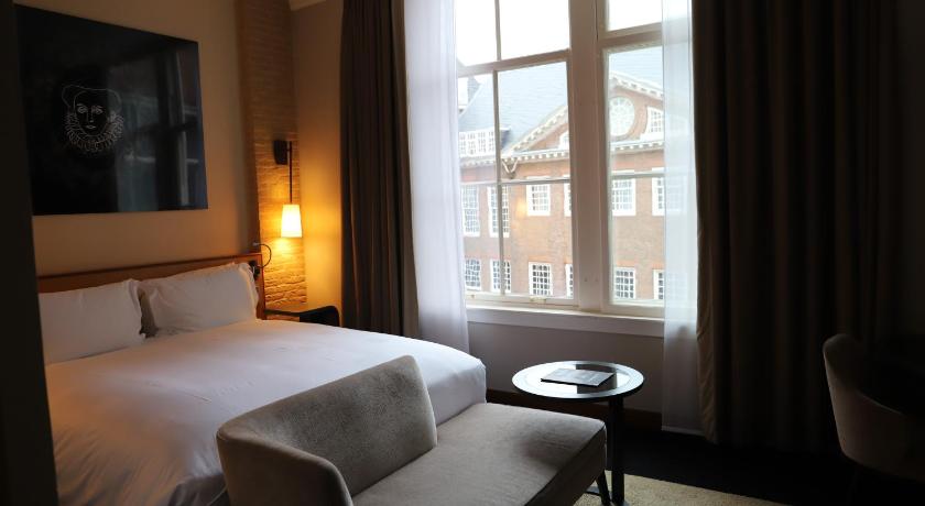 Image of Superior Room 1 Queen Bed 1