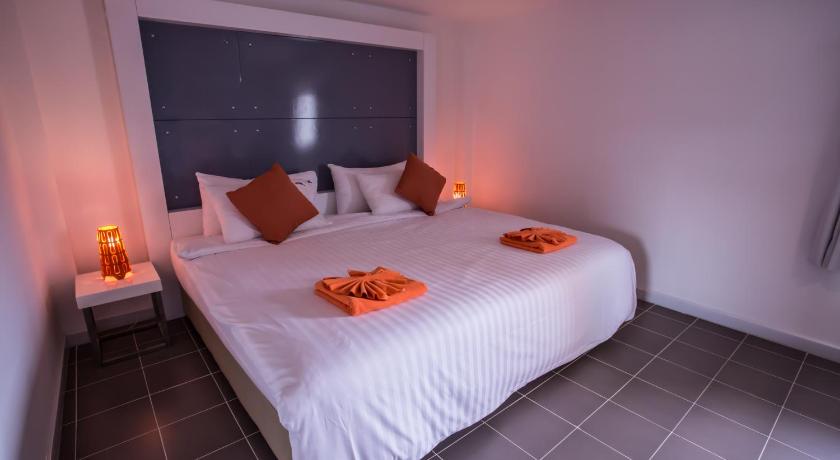 Image of Deluxe Double Bed 1