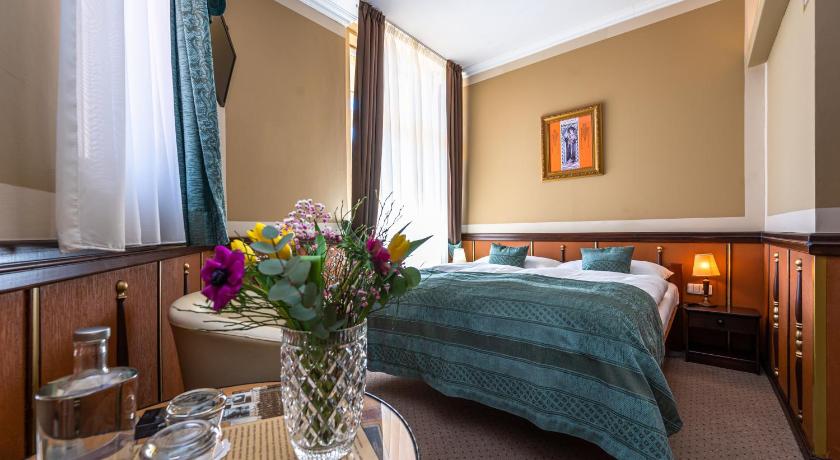 Image of Classic Room 1