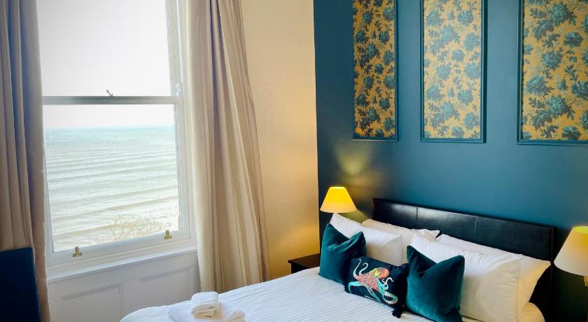 Image of Second Floor Sea View Double 10