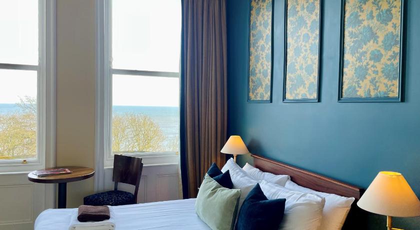 Image of Second Floor Sea View Double 6