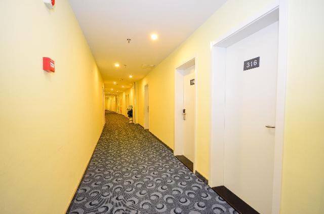 7 Days Inn Suqian Siyang Bus Station – Siyang County, Suqian, VA