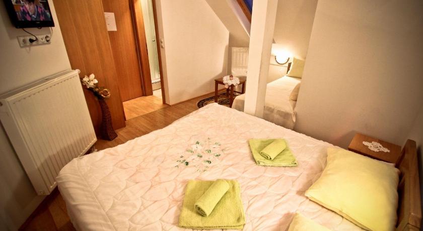 Image of Double Room with Extra Bed 1