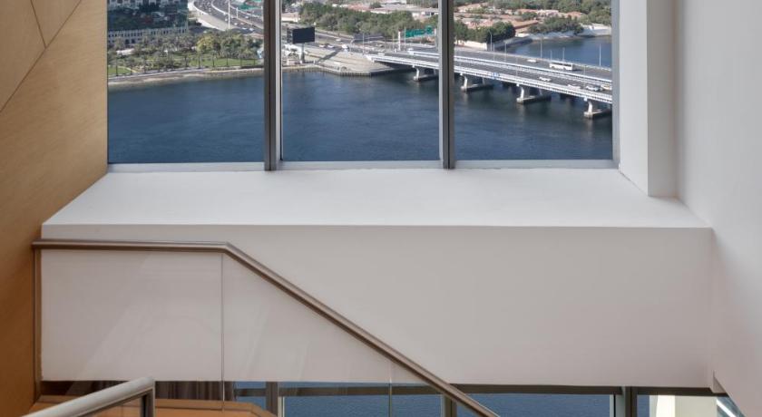 Hilton Dubai Creek Hotel & Residences - image 13