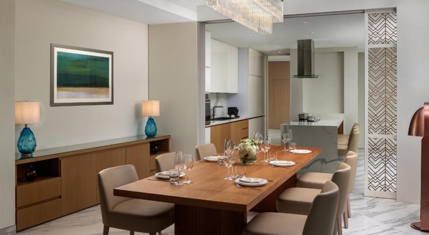 Hilton Dubai Creek Hotel & Residences - image 11