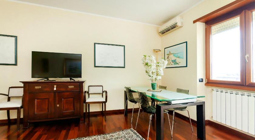 ローマ Appia Nuova Lucrezia Apartment 4つ星 ゲストハウス 外観