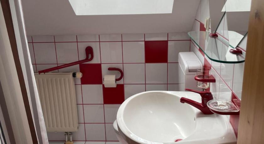 Image of Studio with Shower 1