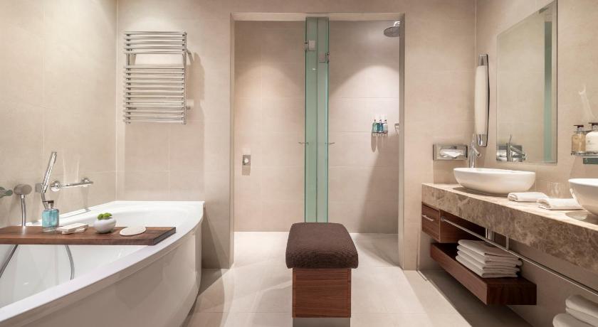 Image of Deluxe Suite - Monte Mulini 10
