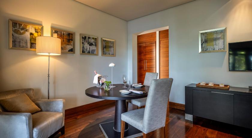 Image of Junior Suite 8