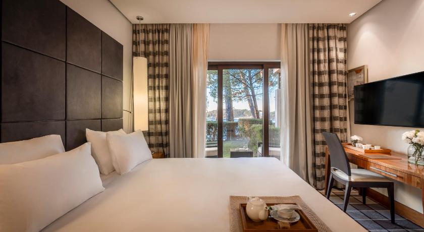 Image of Deluxe Suite - Monte Mulini 5