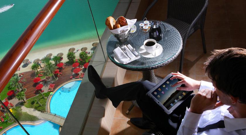 Sea View Room with Balcony and Kitchenette fotója 12
