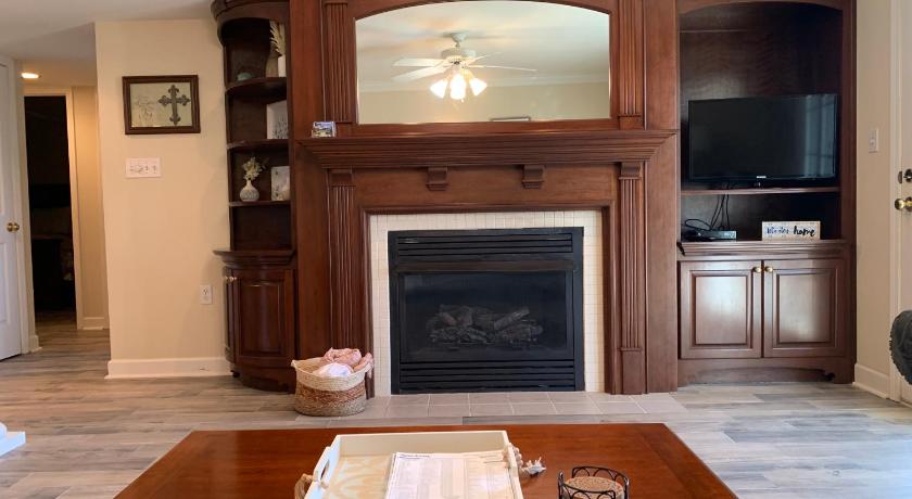 Sevierville Bill’s On Little Pigeon River 4-Star Accommodation pool