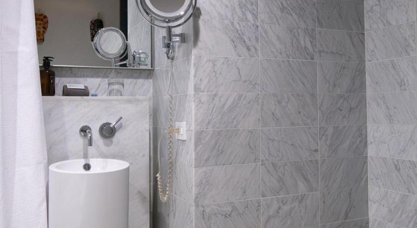 Image of Suite 7