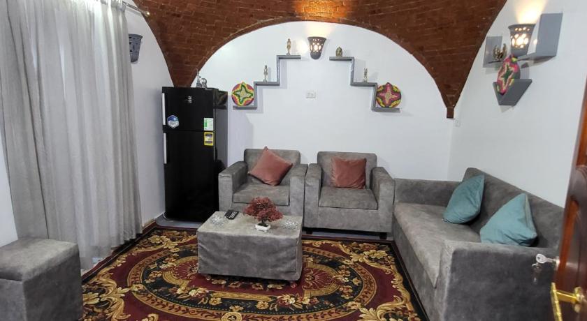 mountain kingdom house - image 13