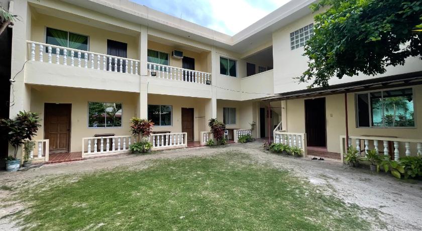 Fiesta Haus Resort – Boracay Island, MN