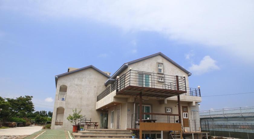 제주 산방산 탄산온천 펜션 (Sanbangsan Hot Spring Pension) 3성급 게스트하우스 객실