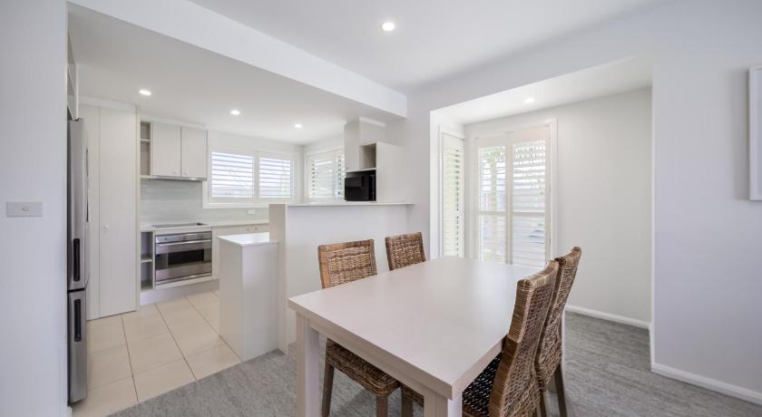 Image of Two-Bedroom Dual Key Lagoon Apartment with Spa - No Housekeeping 12