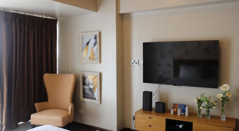 Image of One Bedroom Suite With Bathtub 3