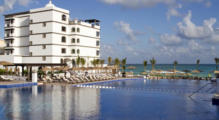 Grand Residences Riviera Cancun, a Registry Collection Hotel