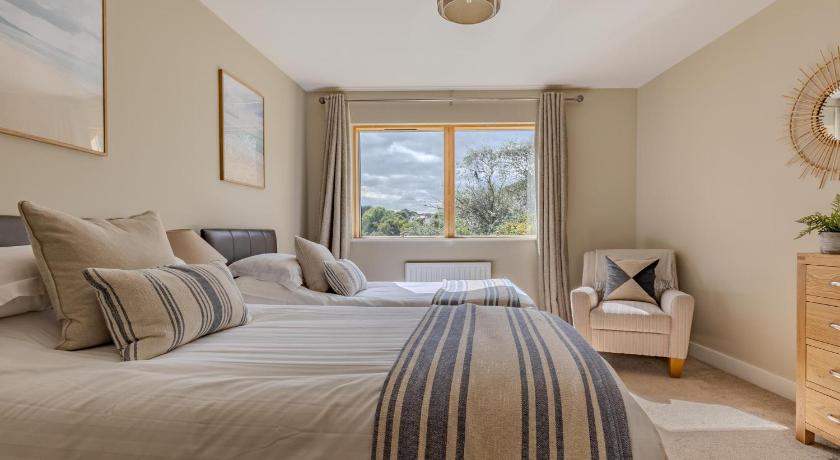 Image of Superior Three-Bedroom Apartment with Sea View 14