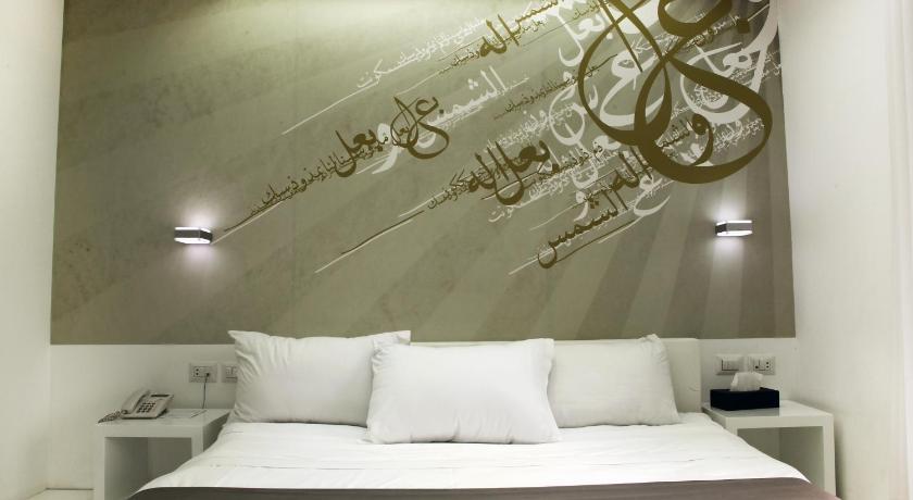Image of King Suite with Sea View 8