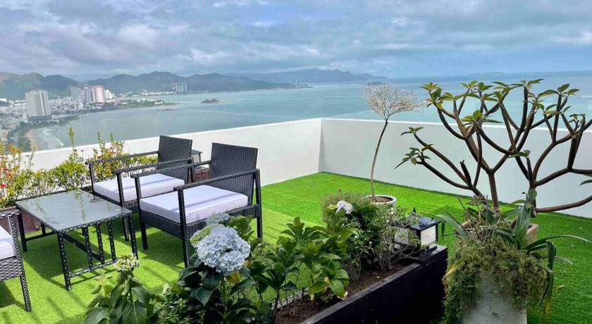 The 46 Ocean Sky Penthouse • Beachfront • Center - image 14