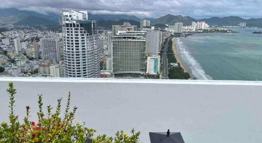 The 46 Ocean Sky Penthouse • Beachfront • Center - image 7