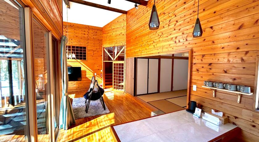 嬬恋 ＨARUNA VILLA 浅間山麓、貸切コテージ、アクセス抜群 4つ星 宿泊施設 ロビー