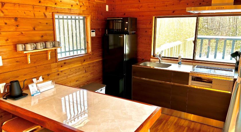 嬬恋 ＨARUNA VILLA 浅間山麓、貸切コテージ、アクセス抜群 4つ星 宿泊施設 レストラン