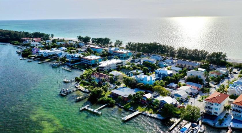 안나 마리아 (FL) Beachy Keen! 1 bed 1 bath ground floor steps to beach 4성급 숙소 로비
