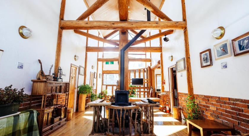 Hakuba Log Hotel Meteor - image 12